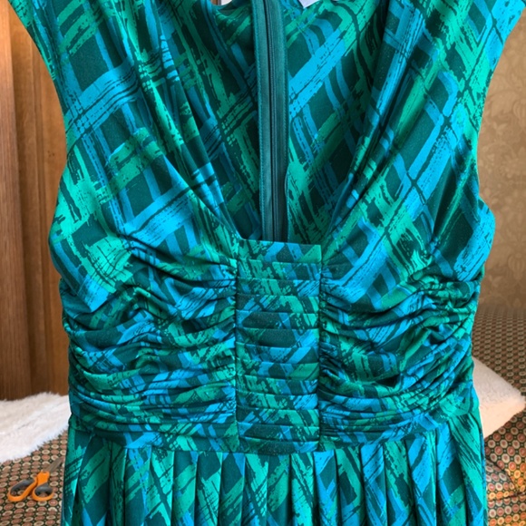 Calvin Klein‎ bottom pleated dress. Worn once - Picture 3 of 6